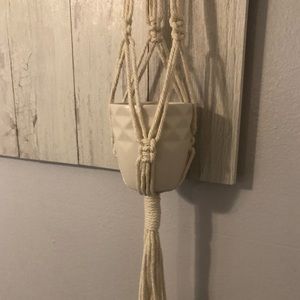 Macrame Plant Hang w/ plant pot